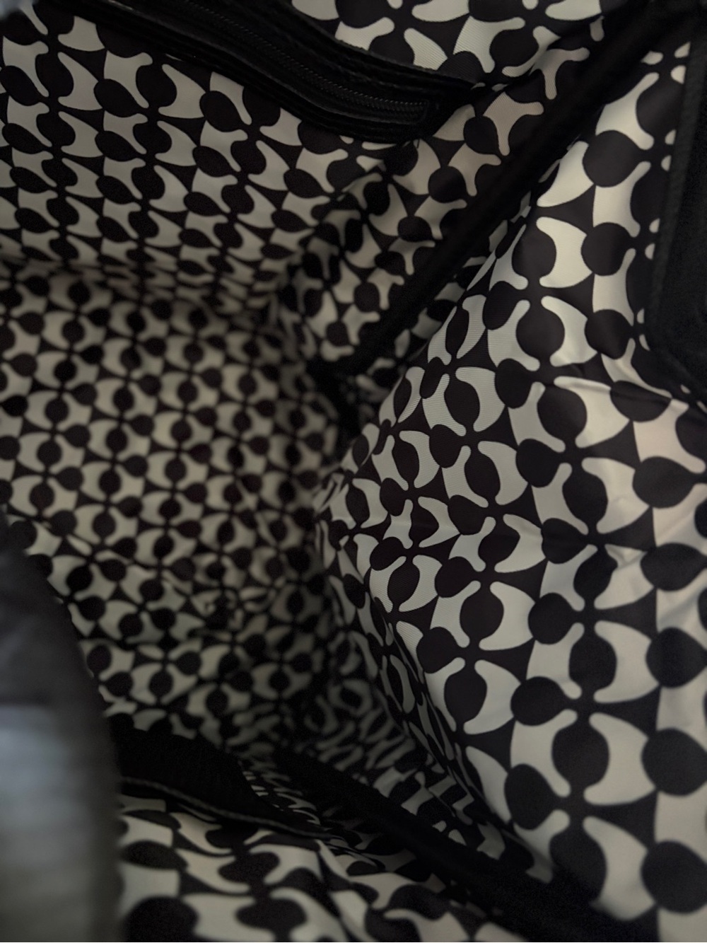 MALBON King of Clubs weekender, duffel, bag. Beautiful design with lots of room. - Picture 5 of 8